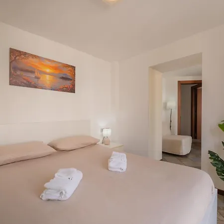 Apartment View - Lakefront - Station 5', Wifi Lecco