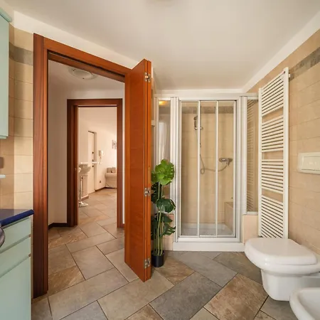 View - Lakefront - Station 5', Wifi Apartment Lecco